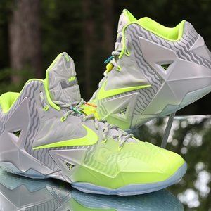 Nike LeBron 11 Maison Luster Volt